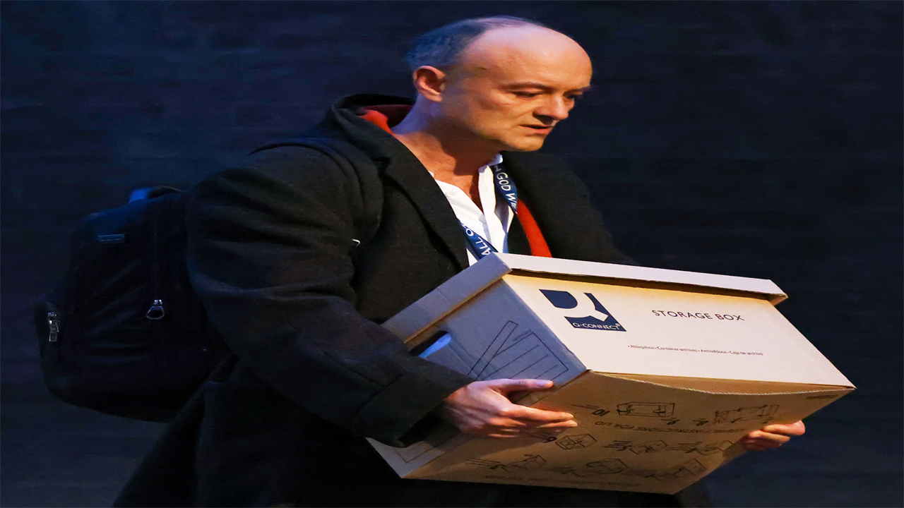 Dominic Cummings tonight left No10 and packed up his things