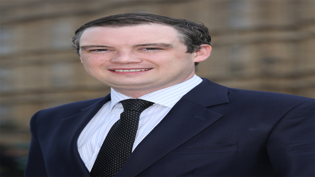 Dominic Cummings ‘applies himself in short bursts’ and PM needed to refresh the team, says minister