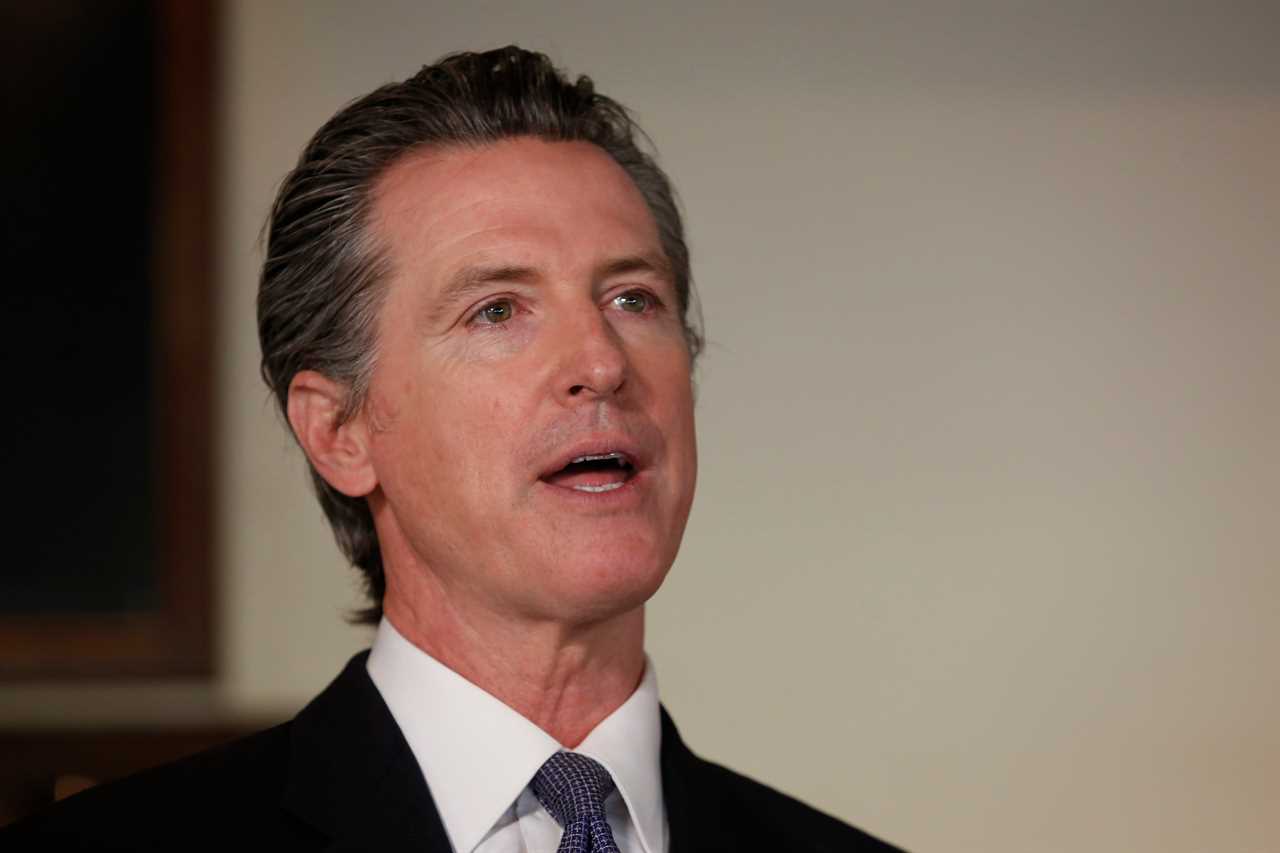 Newsom’s cackling party ‘so loud they annoyed other diners’ – as Americans told to whisper at Thanksgiving to stop Covid