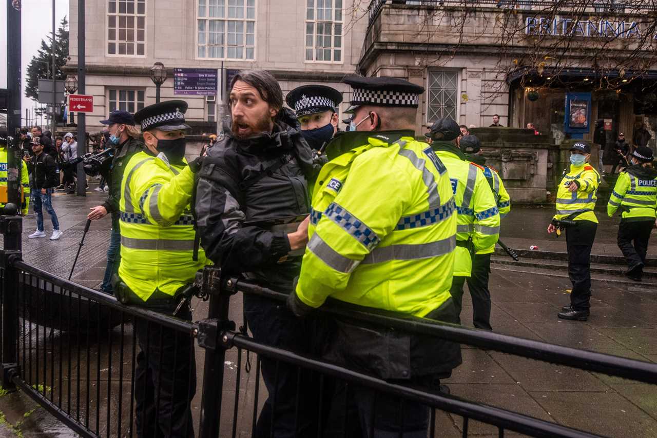 Anti-lockdown protesters clash with cops as hundreds chanting ‘freedom’ hit the streets