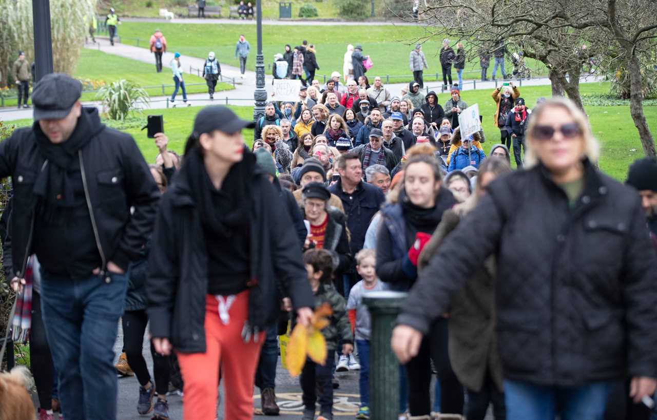 Anti-lockdown protesters clash with cops as hundreds chanting ‘freedom’ hit the streets