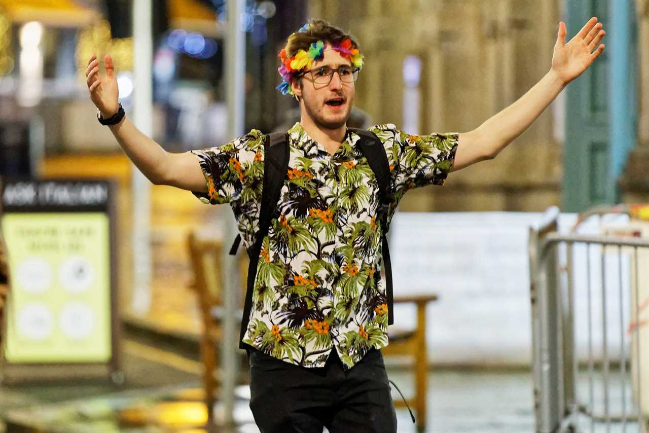Welsh drinkers hit the town and show English what they’re missing after ‘firebreak’ lockdown