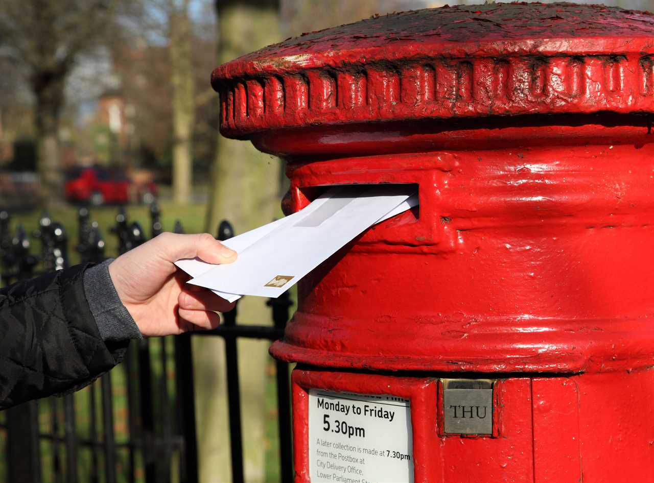 Brits in Europe to get Brexit checklist letter in largest ever government mail-out