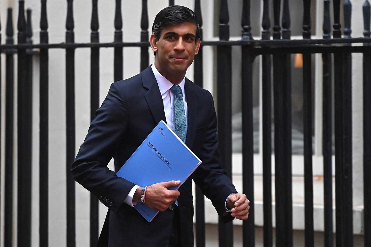 Rishi Sunak to go on last spending splurge before tax rises and pay freezes to come next year