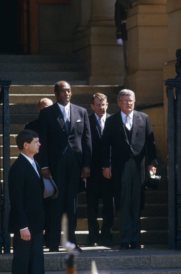 Edward J. Perkins, 92, Dies; First Black U.S. Envoy to South Africa