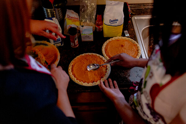 Pictures of a Thanksgiving That No One Pictured