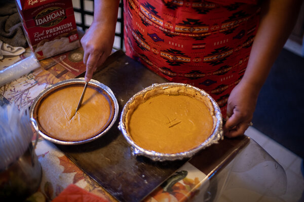 Pictures of a Thanksgiving That No One Pictured