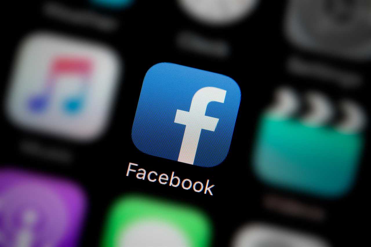 Facebook to pay British publishers for news articles