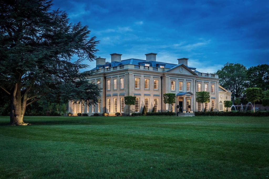 Stunning mansions including £40m London pad among Rightmove’s most-viewed of 2020 as cooped-up Brits browse dream homes