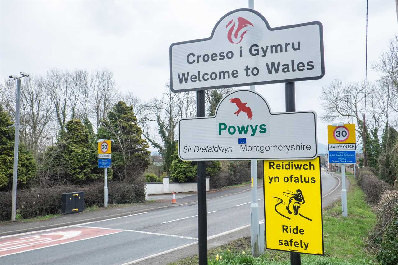 Welsh face FINES for travelling to Tier 3 areas under new laws