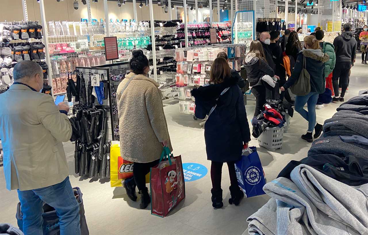 Fears Primark shoppers could spark third Covid wave as bargain hunters flock to 24/7 stores and queue for HOURS