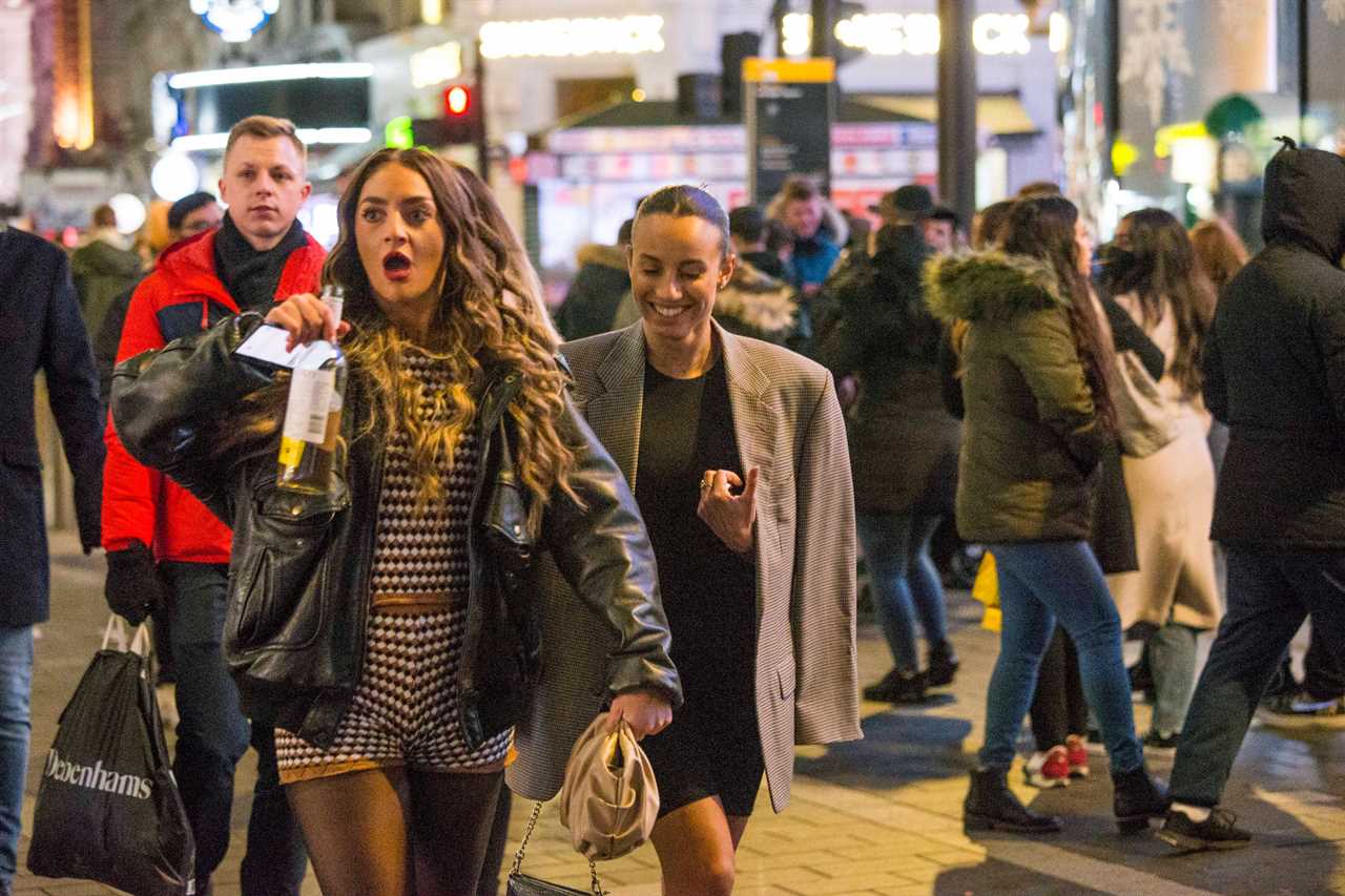 Boozy Brits pack out bars & restaurants across the UK in first weekend of fun since second Covid lockdown