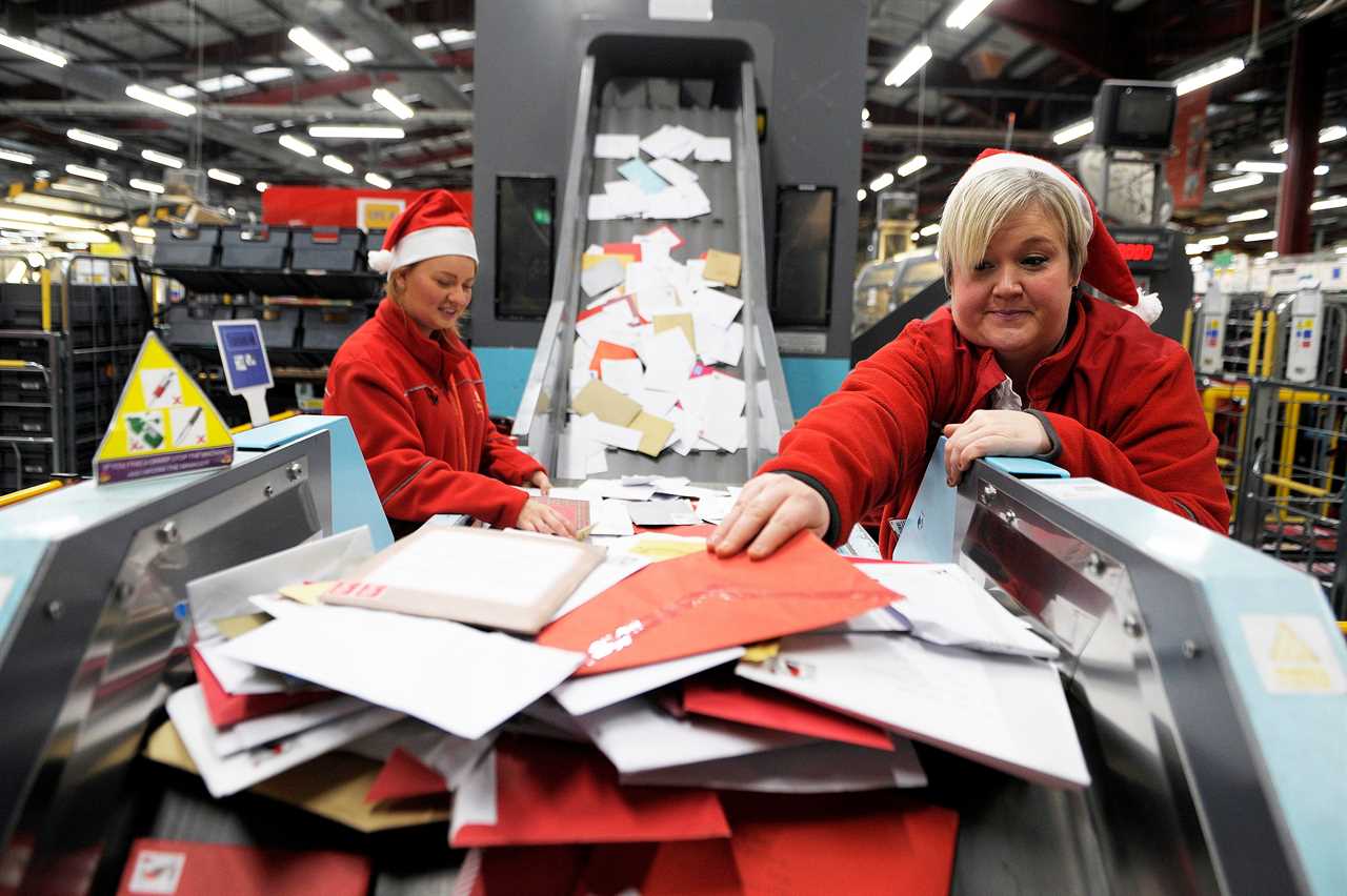 Christmas delivery ‘chaos’ as Covid restrictions spark Royal Mail surge & Brits ‘running out of time’ to post presents