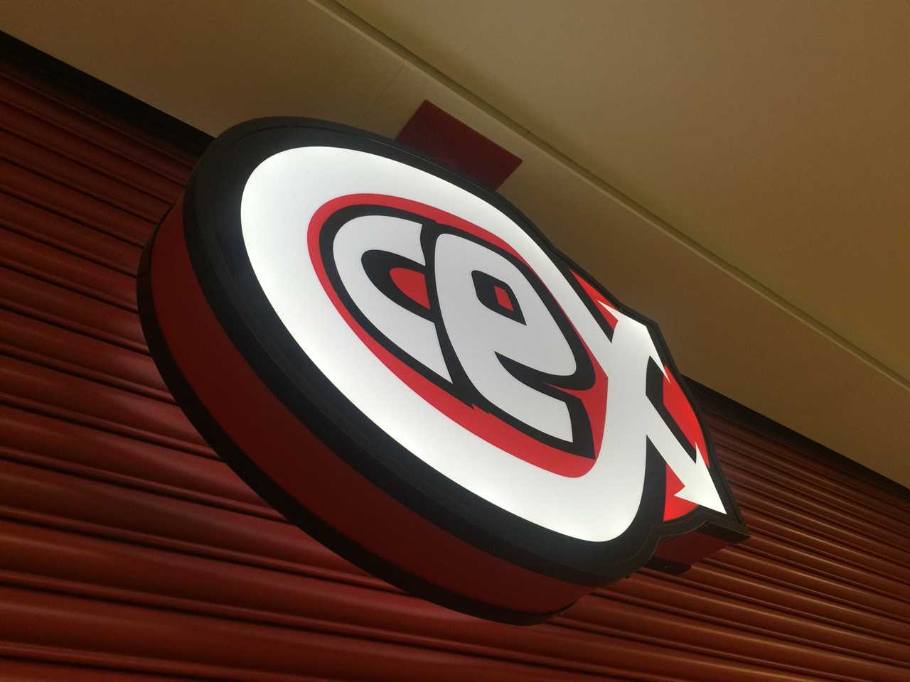 CEX slammed for selling PS5 for ‘shocking’ £815 as parents scramble to buy console in time for Christmas