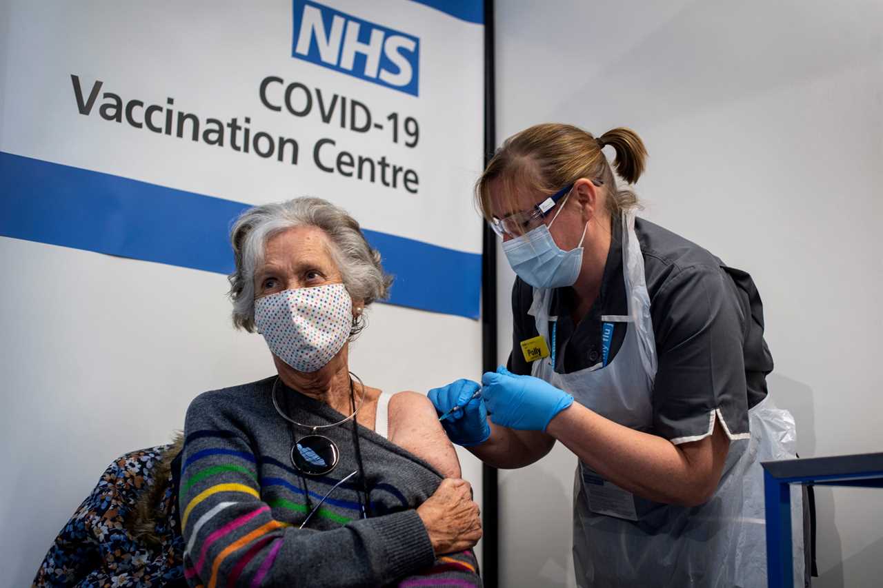 UK coronavirus deaths rise by 533 as another 16,578 infections are reported in just 24 hours