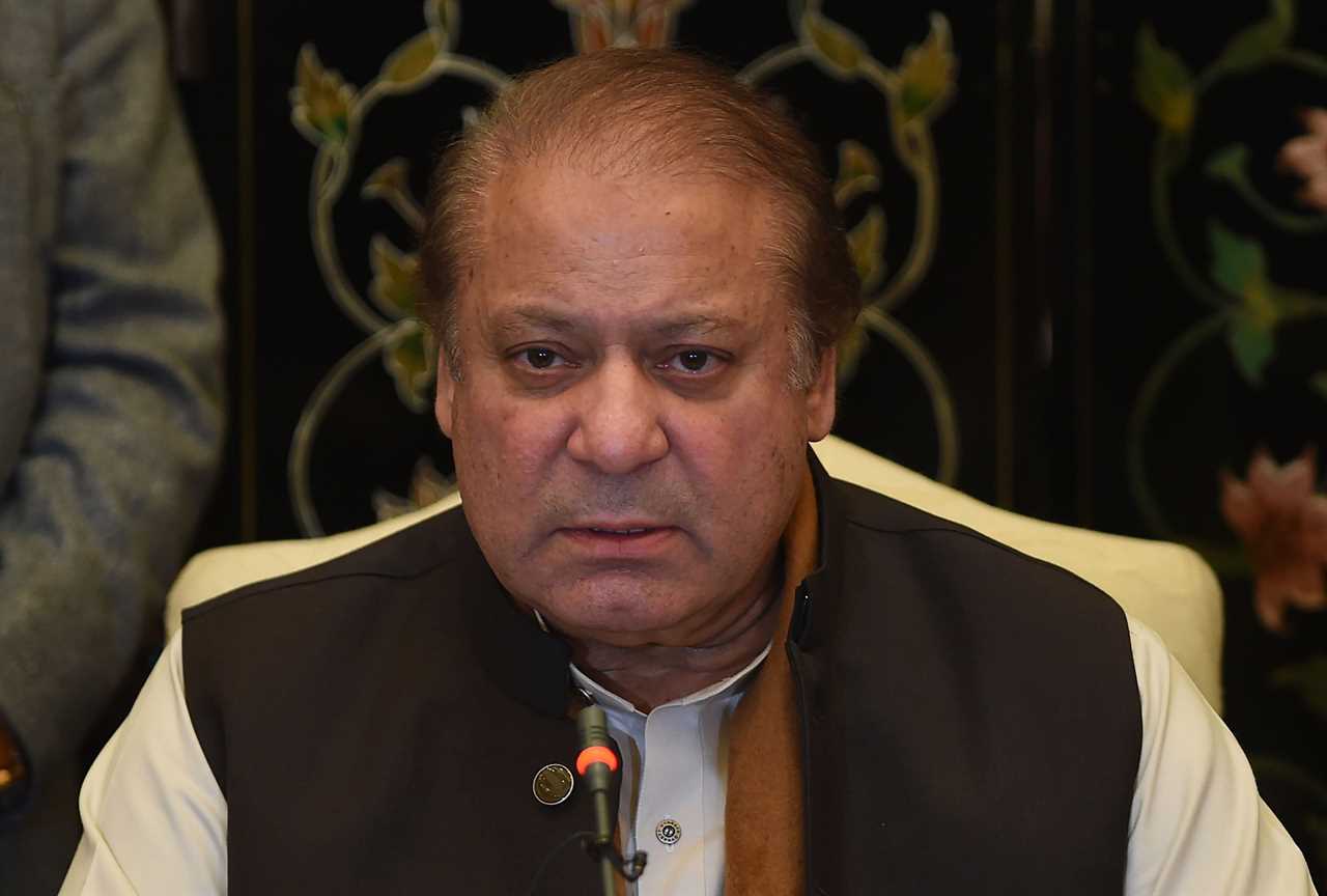 Pakistan rejected an extradition flight from the UK amid a diplomatic row over its former PM