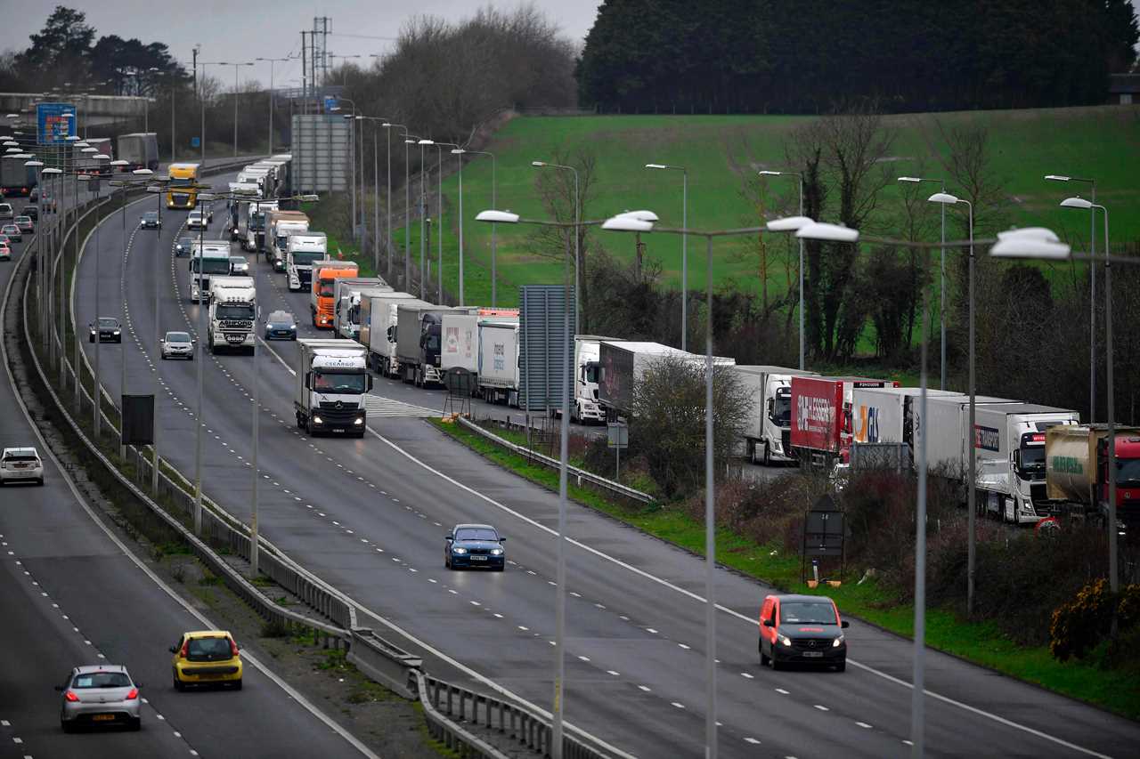 Trucks carrying Xmas gifts queue for 20 MILES at Dover after crisis at UK’s container ports & No Deal Brexit stockpiling