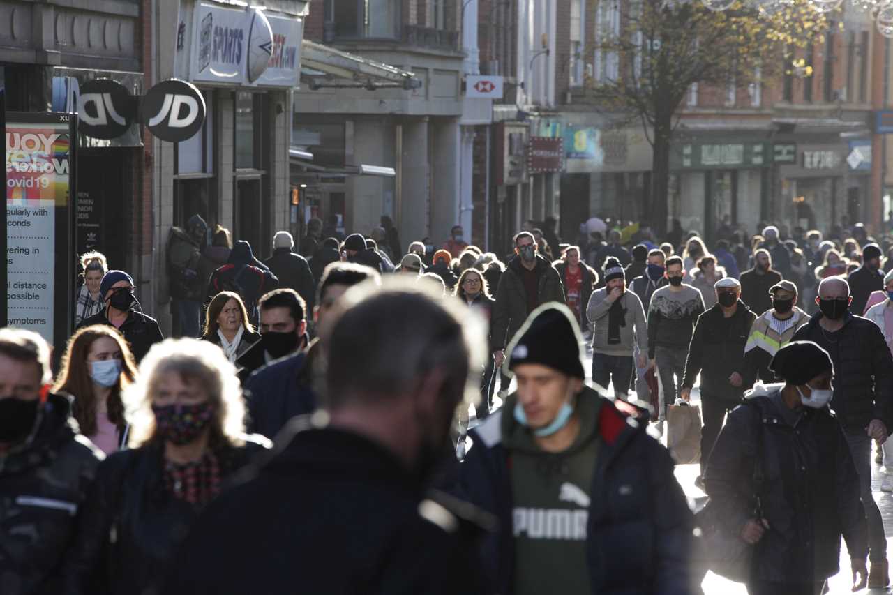 Millions hit the high street to splurge £1.2billion on last minute Christmas bargains in biggest shopping day of year