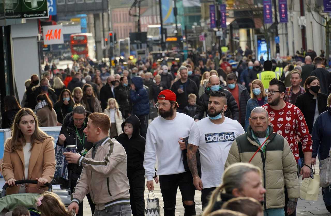 Millions hit the high street to splurge £1.2billion on last minute Christmas bargains in biggest shopping day of year