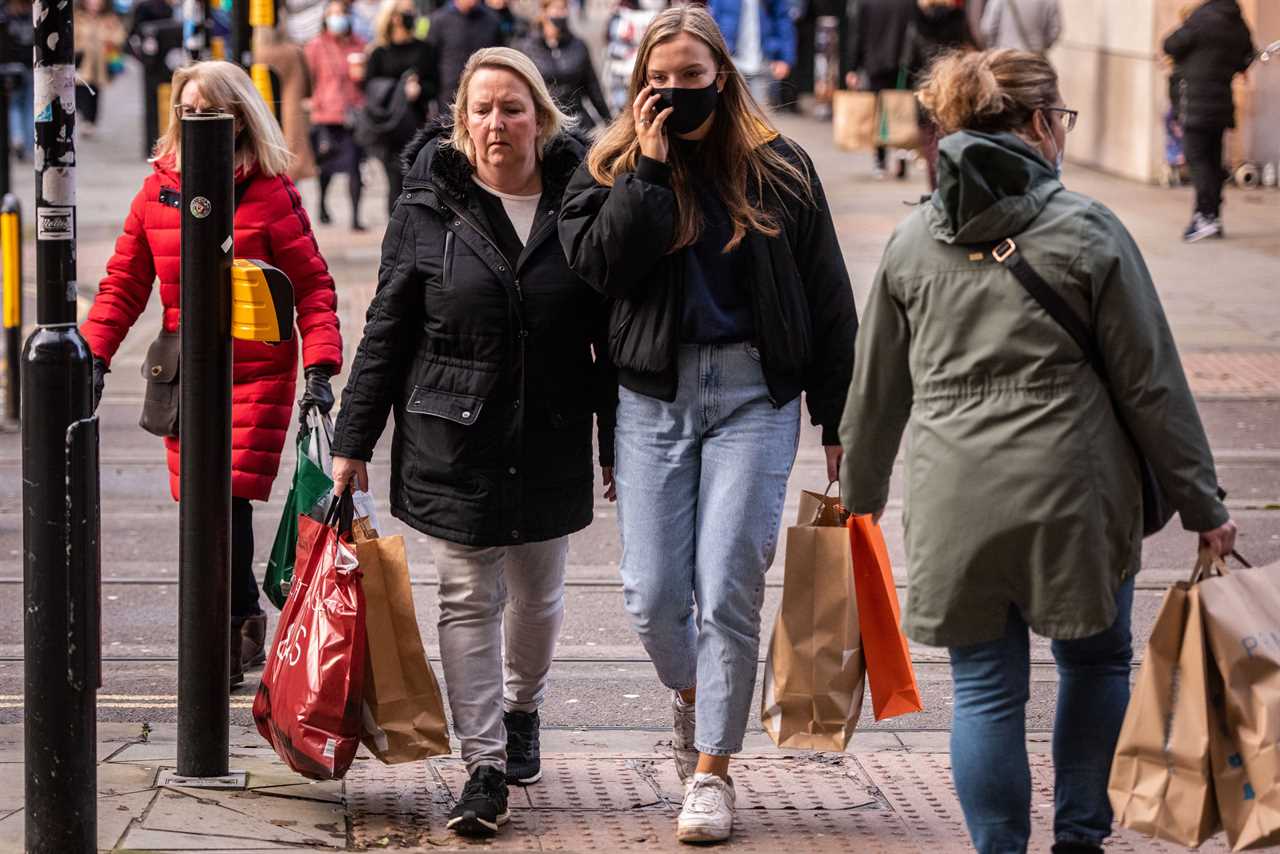 Millions hit the high street to splurge £1.2billion on last minute Christmas bargains in biggest shopping day of year