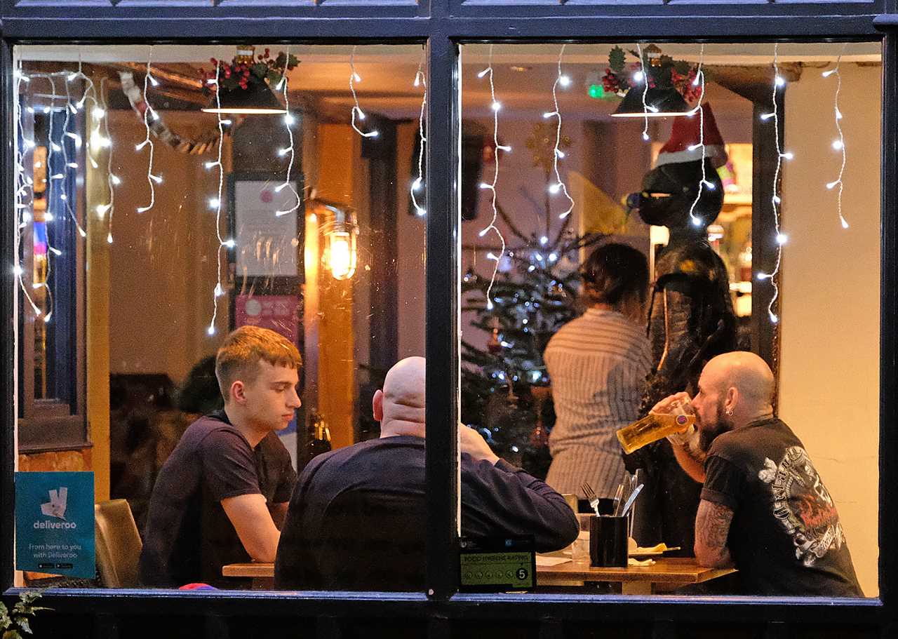 Tier 2 drinkers hit the pubs while they still can – as streets are deserted in London and Cardiff on Black Eye Friday