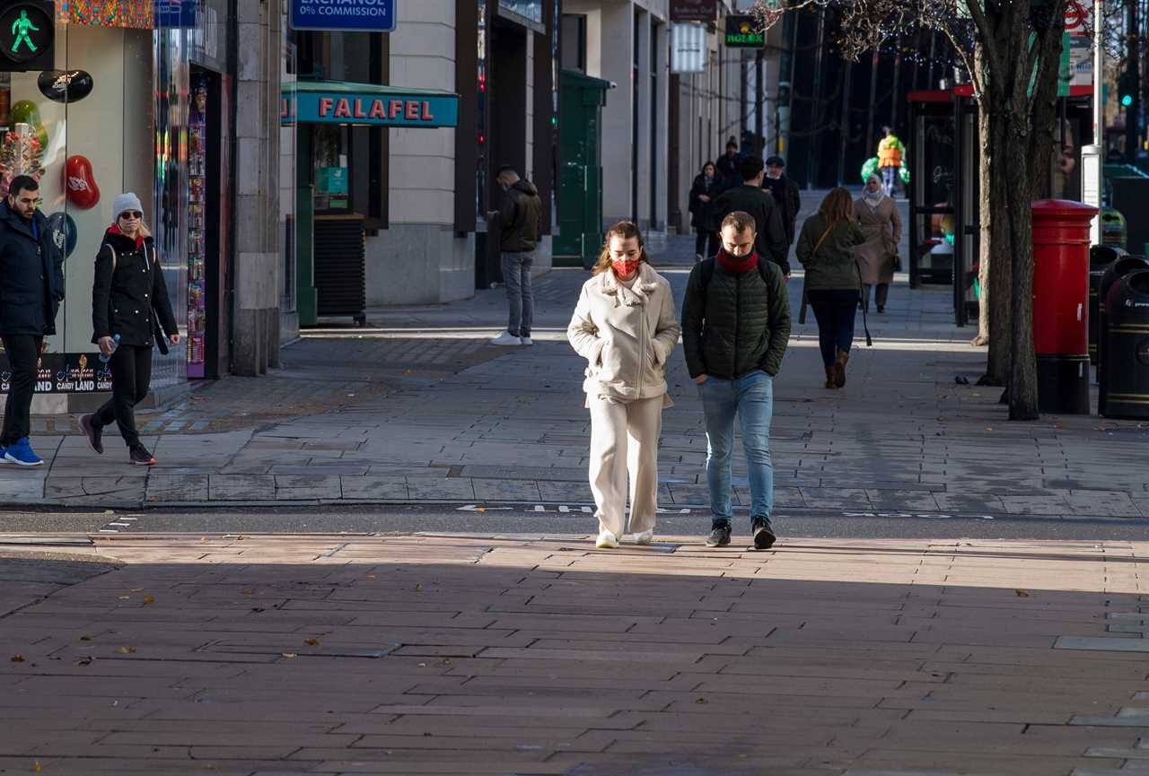 London streets deserted just 24 hours after being packed with Christmas shoppers as Tier 4 lockdown gets underway