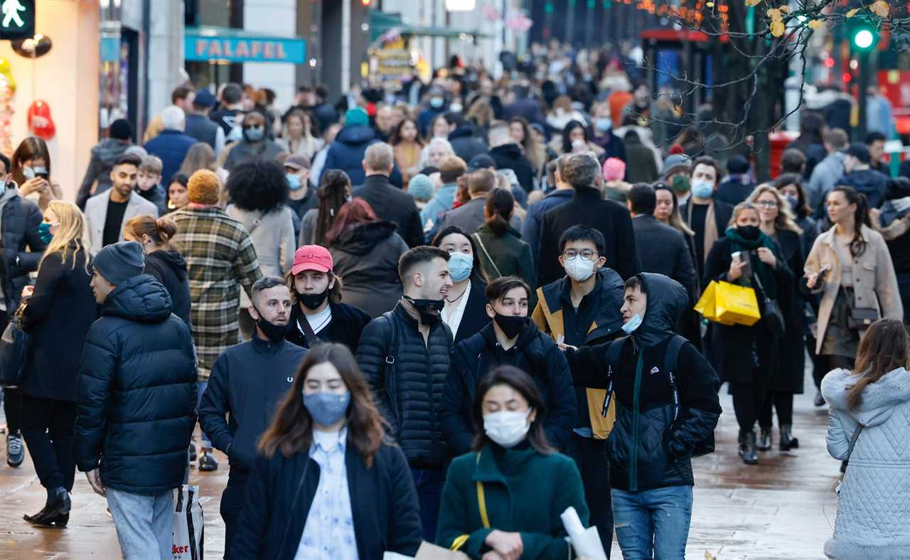 London streets deserted just 24 hours after being packed with Christmas shoppers as Tier 4 lockdown gets underway