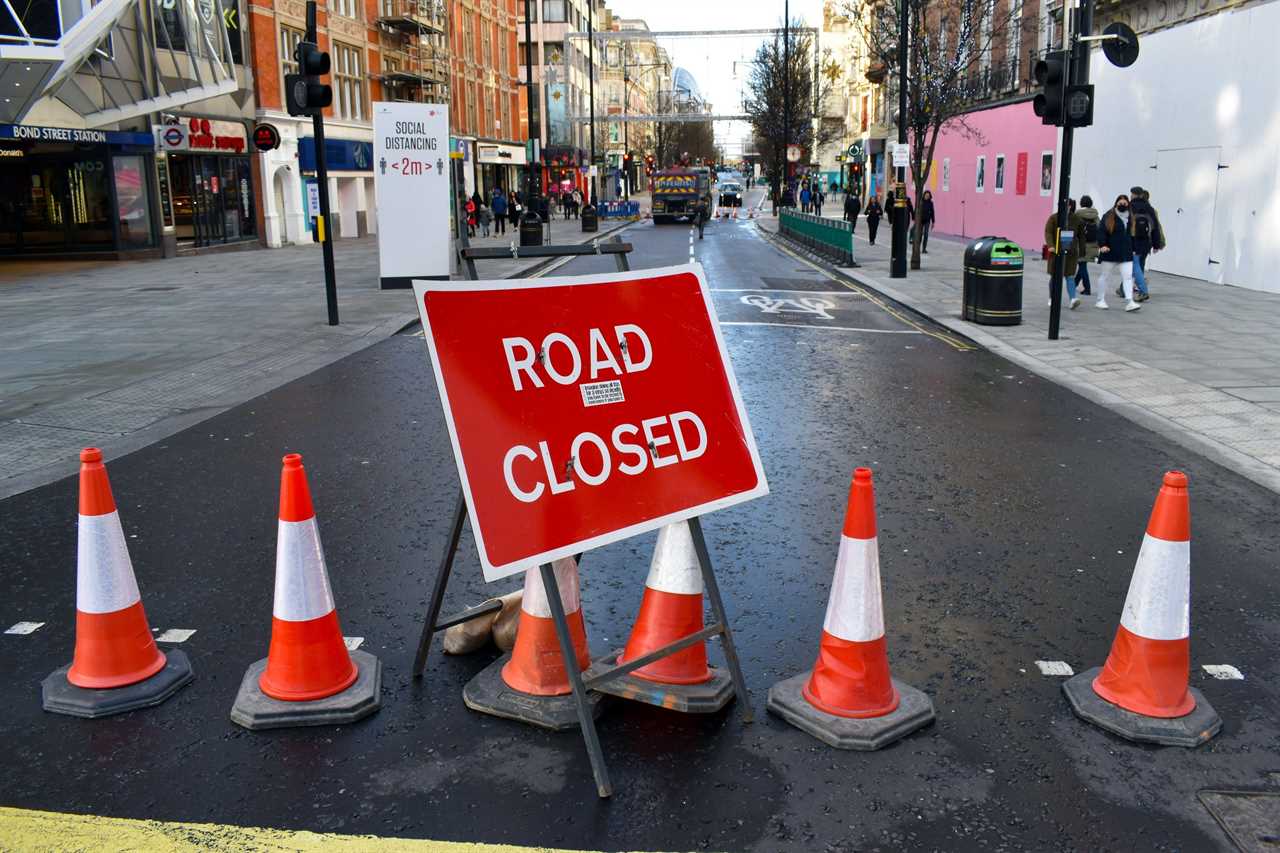 London streets deserted just 24 hours after being packed with Christmas shoppers as Tier 4 lockdown gets underway