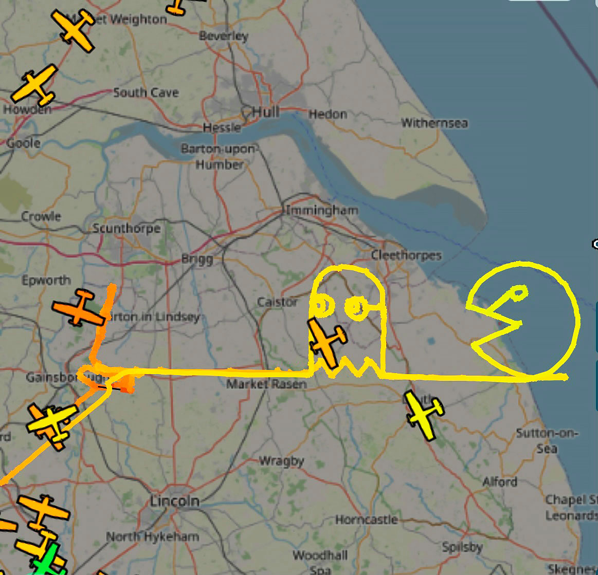 Gaming-fan pilot ‘draws’ Pac-Man pouncing on ghost in amazing radar image