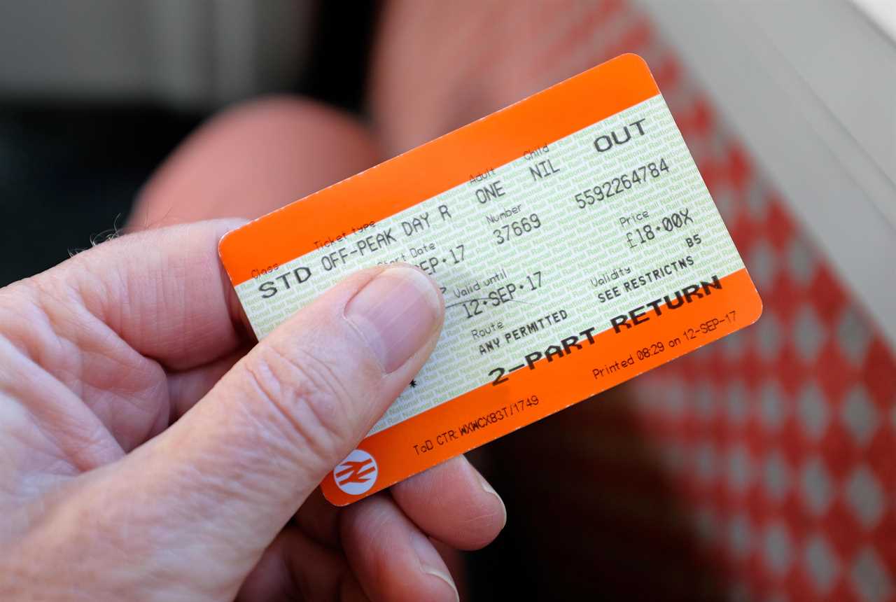 Passengers to be refunded for cancelled Christmas train and coach tickets