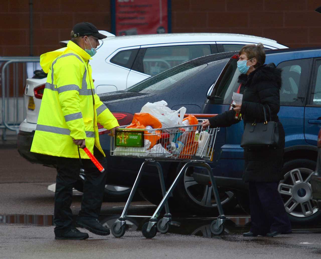 Panic-buyers queue around the block in rain to stockpile last-minute Christmas food amid ‘rationing’