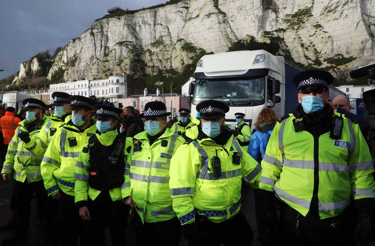 Dover traffic chaos gets WORSE as 6,000 lorries still stranded and more arriving as gridlock continues on Christmas Eve