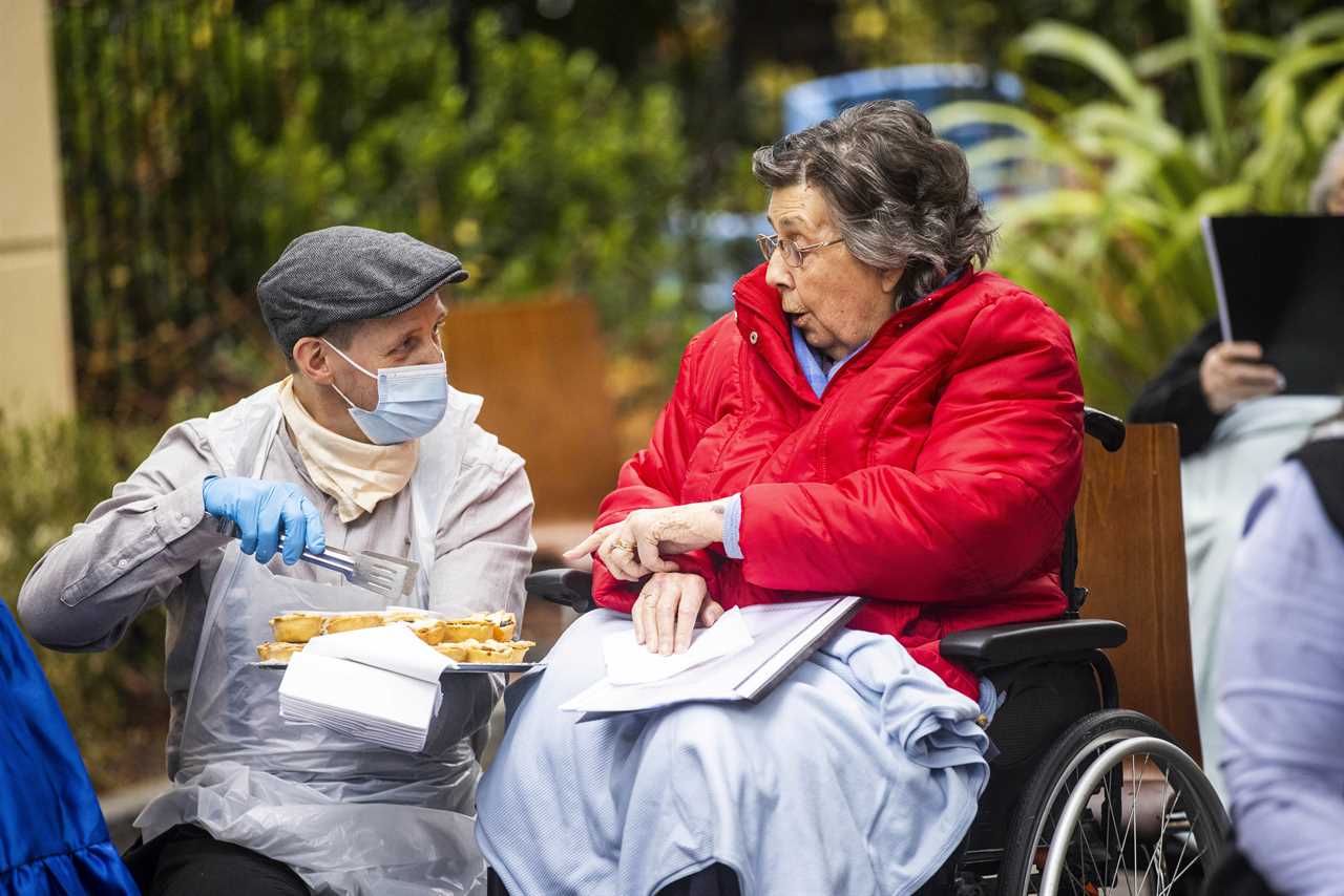 Care home residents treated to a horse-drawn carriage ride inspired by Charles Dickens tale A Christmas Carol