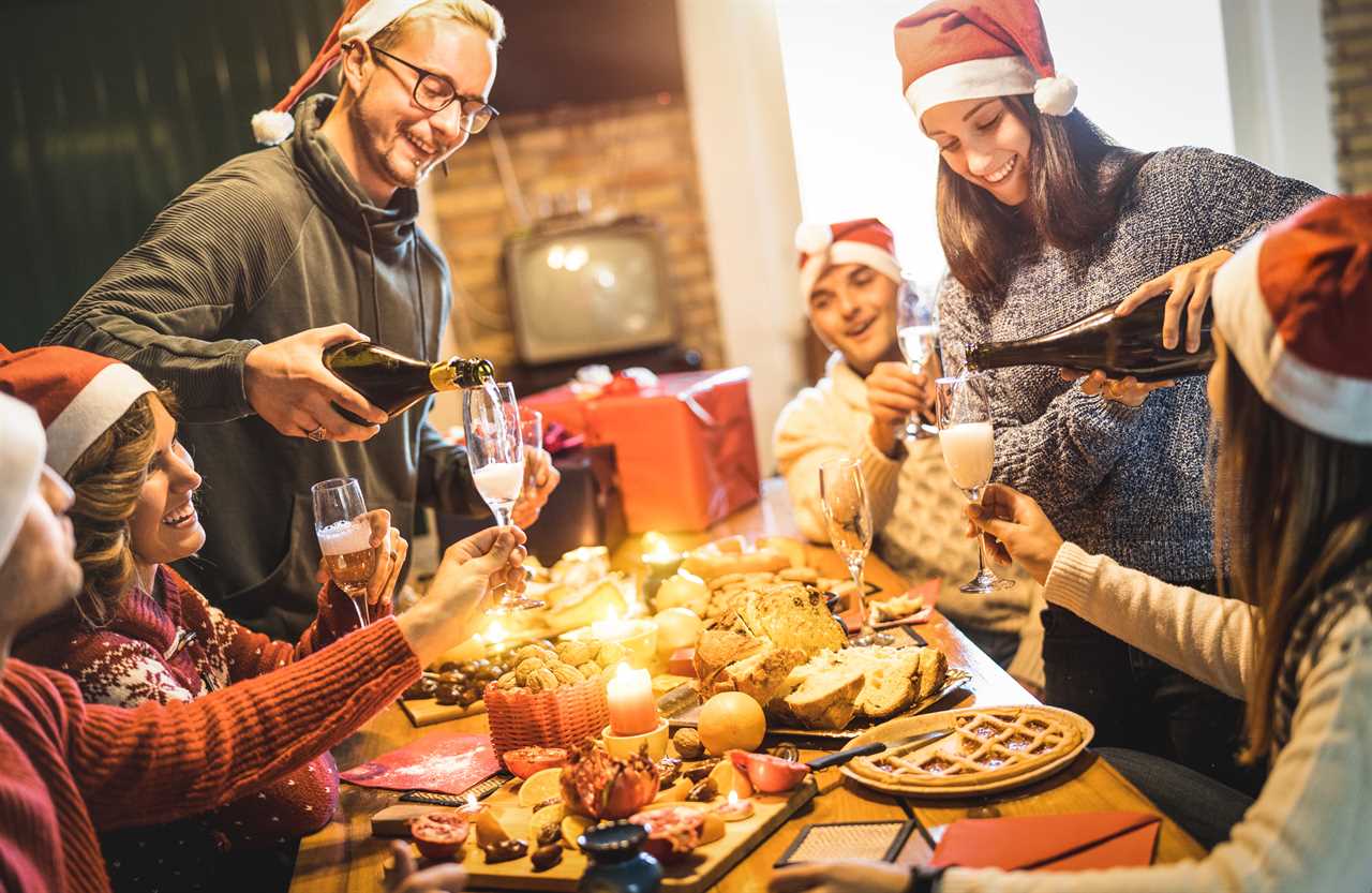 Fascinating Christmas video shows how fresh air whisks away Covid particles in dining room during lunch