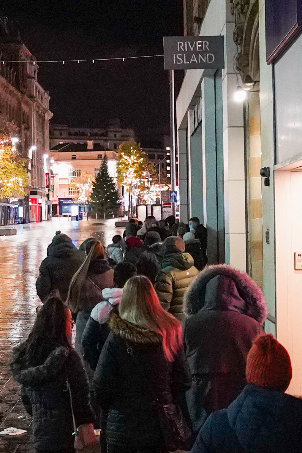 Bargain hunters queue from 4am to get their hands on the best deals in the Boxing Day sales