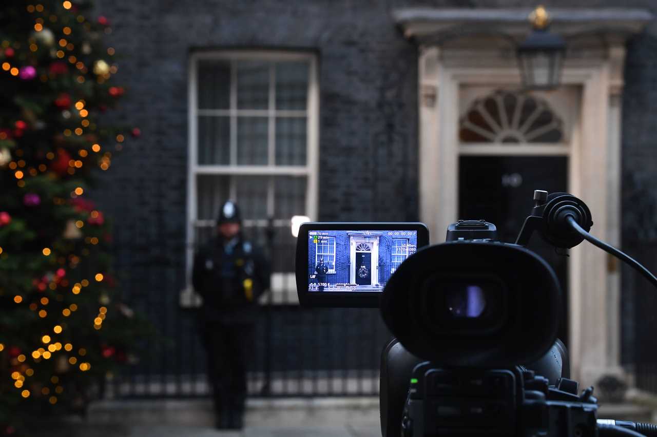 Boris Johnson rallies Tories to back ‘right’ deal for Brexit Britain as full 1,255 page treaty published