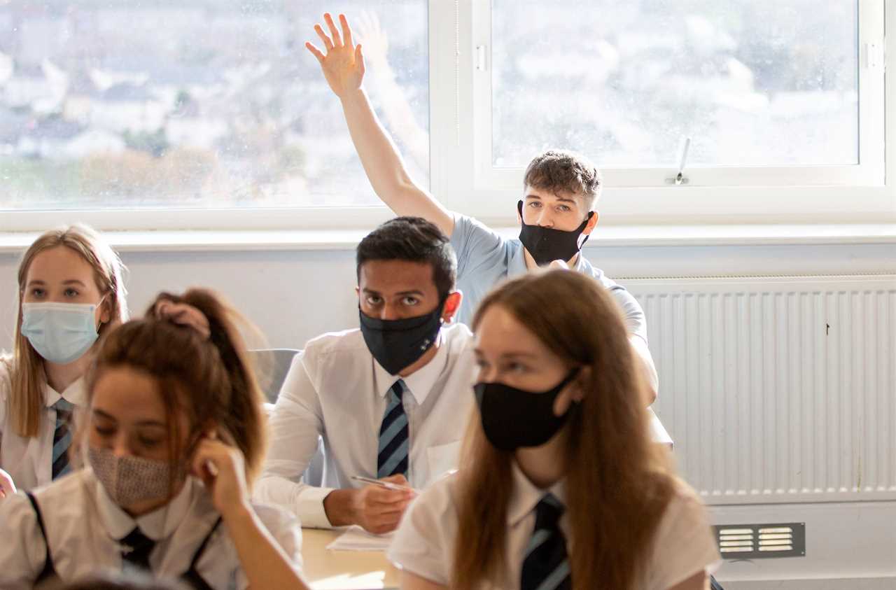 Gavin Williamson warns allies he faces an ‘enormous battle’ to keep secondary schools open in January