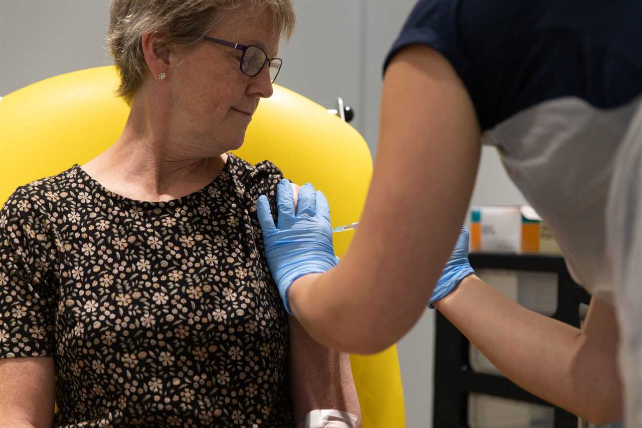 Oxford Covid vaccine – Army of 10,000 medics and volunteers recruited by NHS to deliver 100m doses