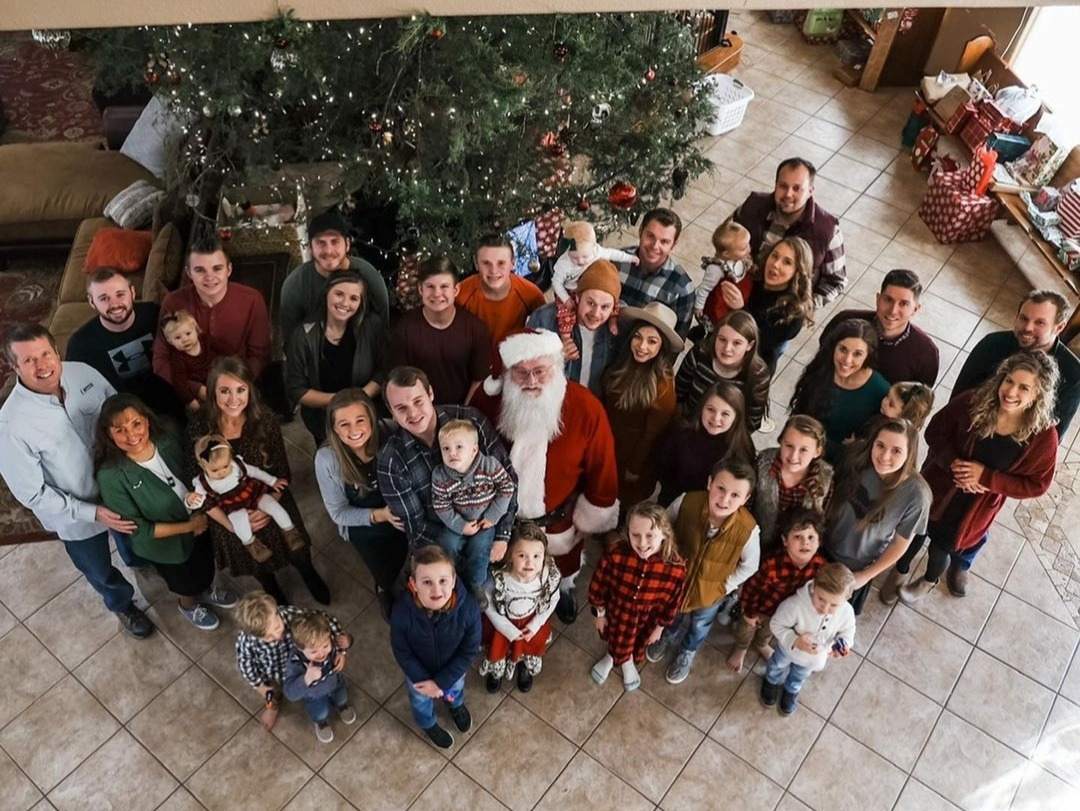 Duggar family slammed as ‘irresponsible’ after massive New Year’s Eve party in Arkansas home with ‘not a mask in sight’