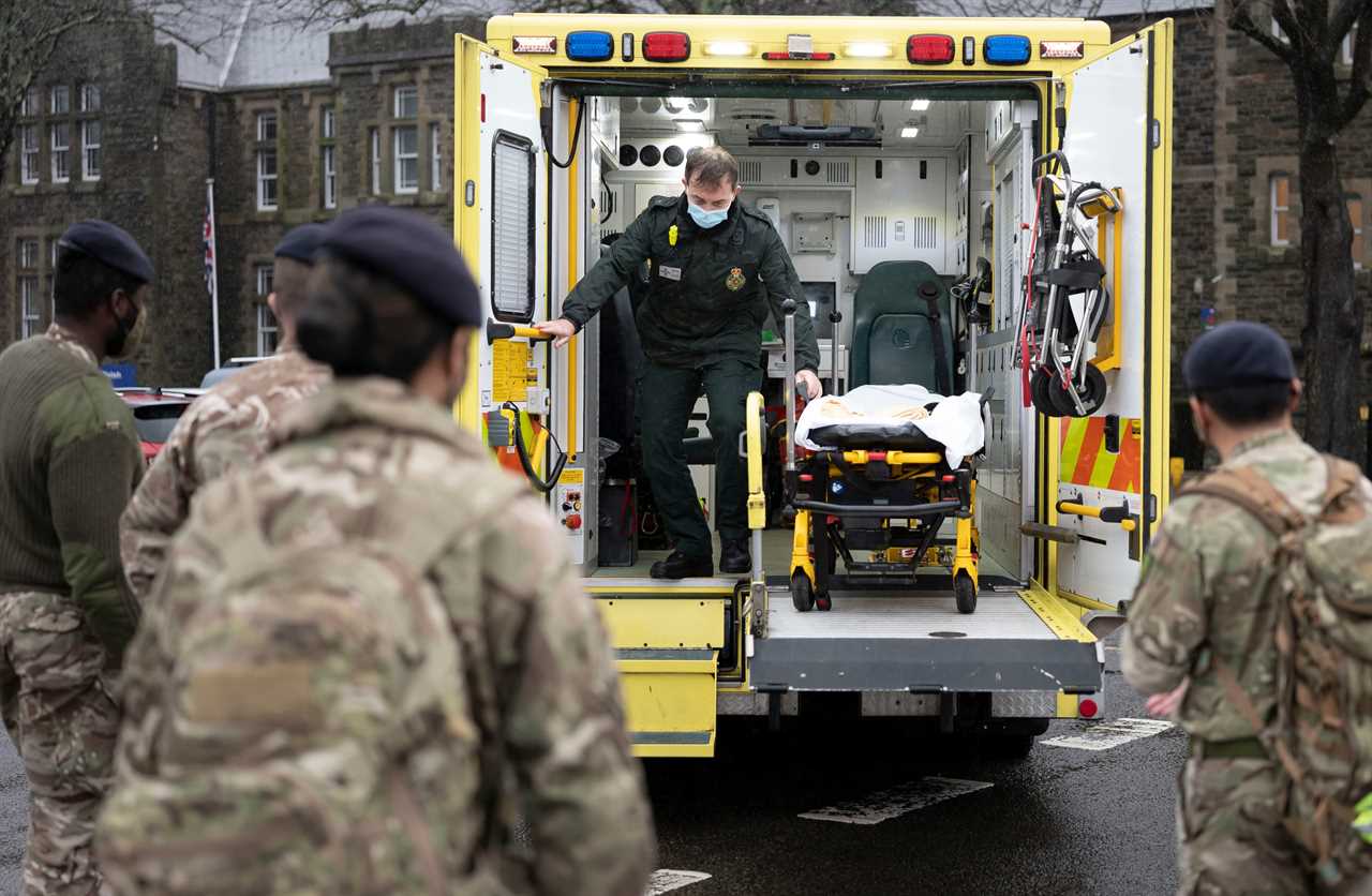 150 teams of Army troops to be deployed to deliver Covid vaccines with fleet of Land Rovers & Chinooks