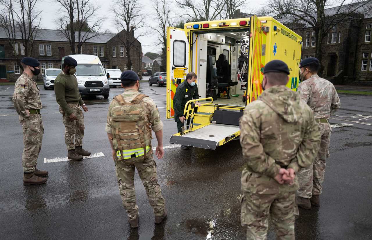 150 teams of Army troops to be deployed to deliver Covid vaccines with fleet of Land Rovers & Chinooks