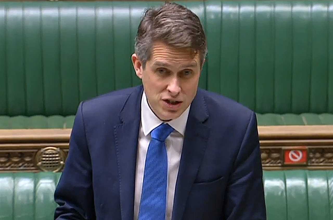 Kids without laptops or who can’t work at home CAN go into school, Gavin Williamson says