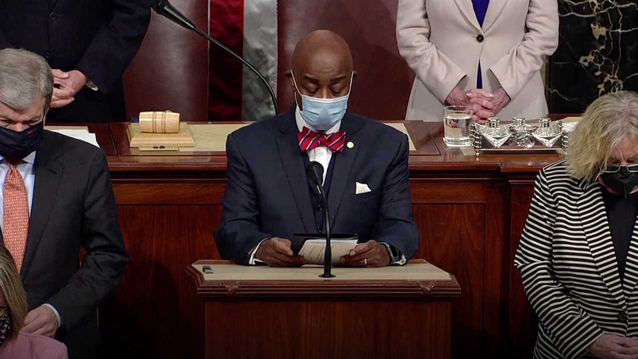 ‘The power of life and death is in the tongue,’ Senate chaplain says in a powerful prayer calling for unity.