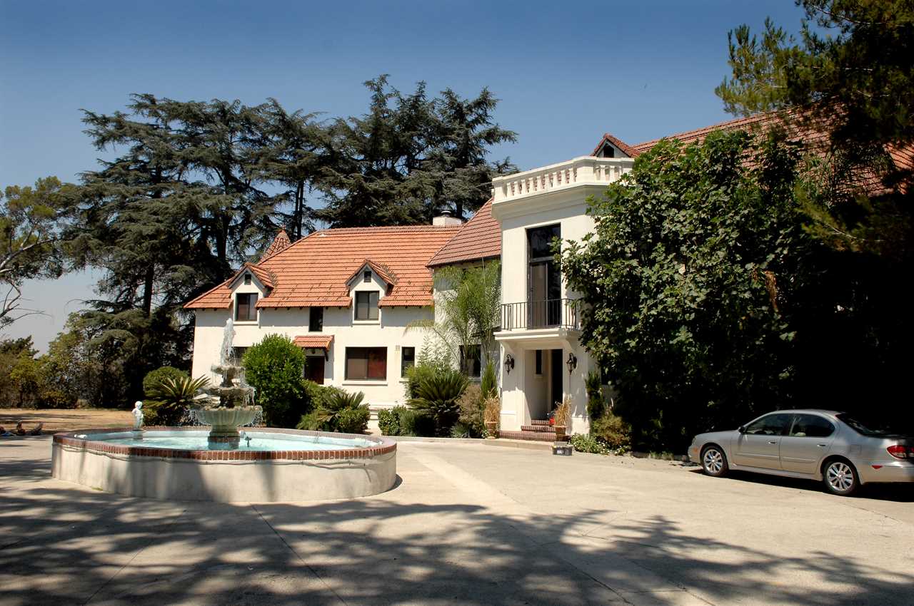 Phil Spector’s notorious California mansion where he killed actress Lana Clarkson seen in rare pics