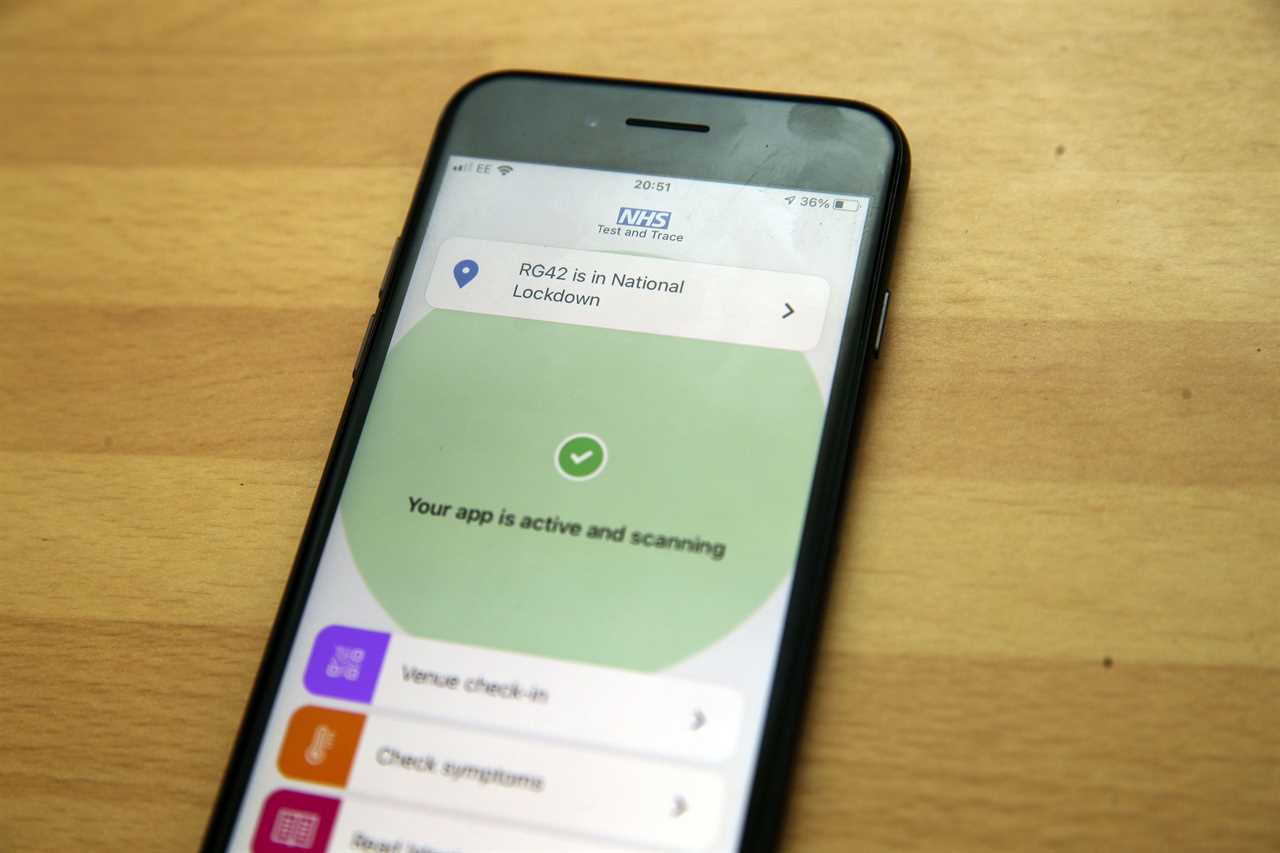 Brits overwhelmingly back using smartphone technology to track people breaching quarantine