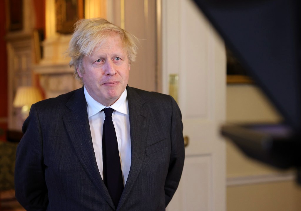 Boris Johnson announcement: PM to give press conference tonight after huge news Oxford jab stops Covid transmission