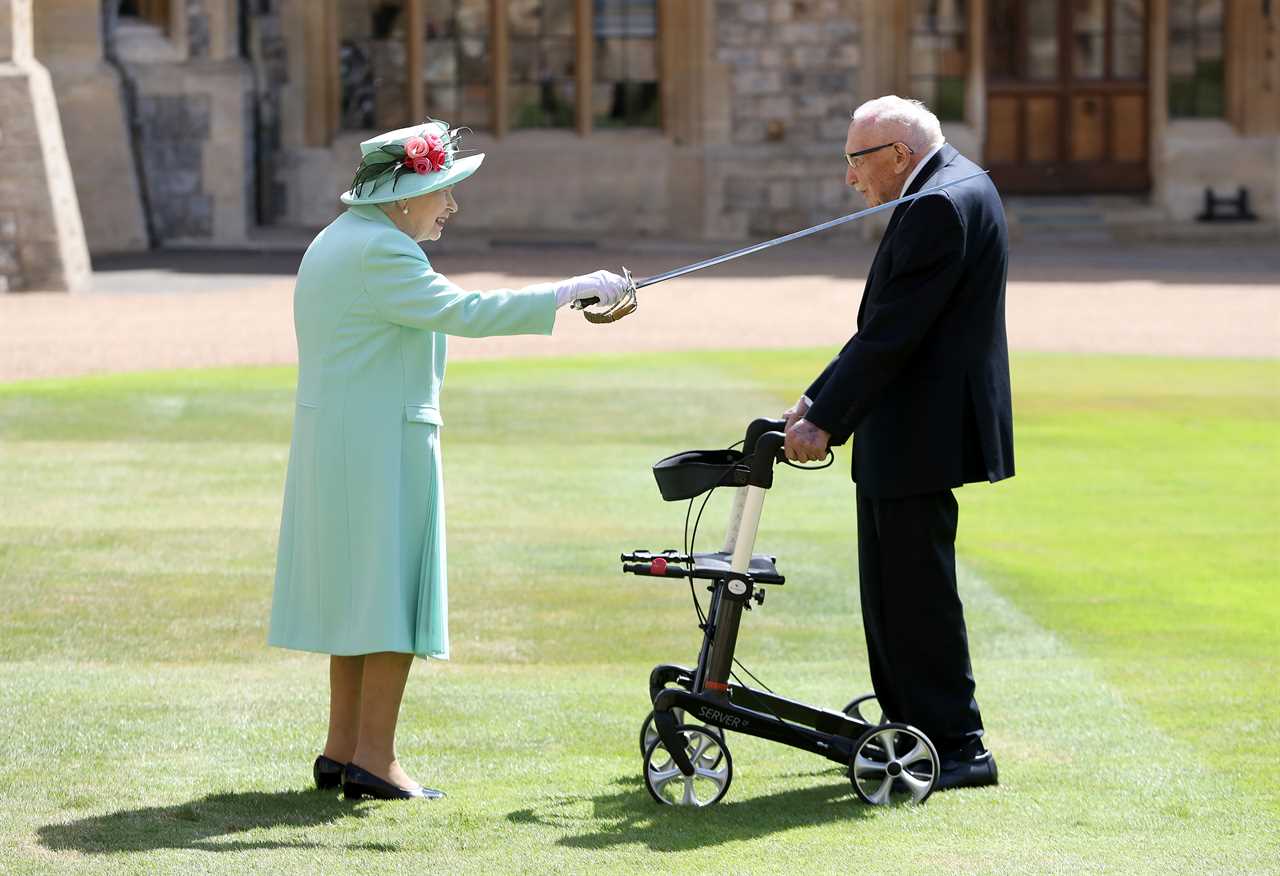 Captain Sir Tom Moore: Boris Johnson leads nation in clap to honour war hero and NHS