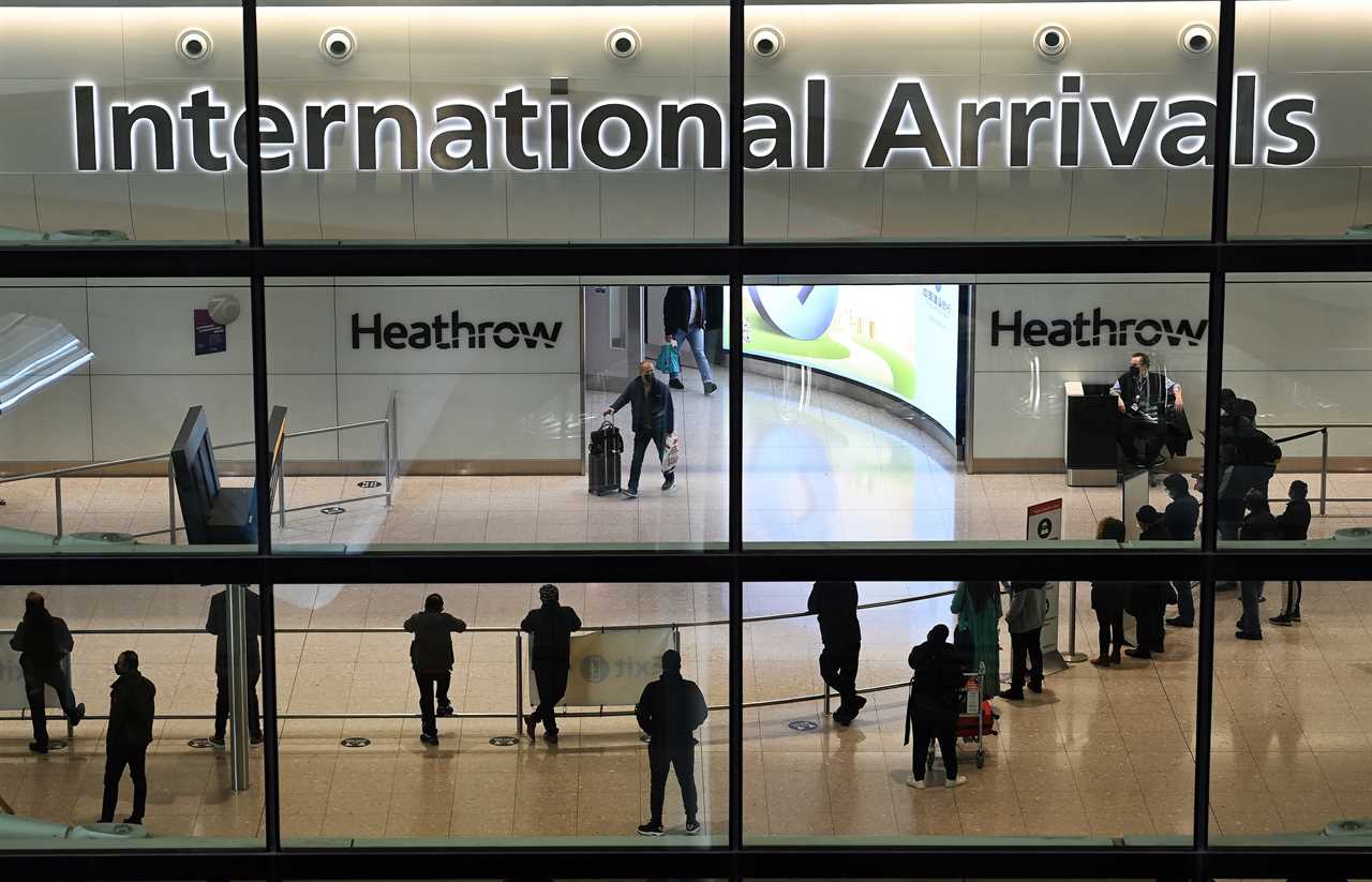 Matt Hancock to make Commons announcement on toughening border controls at 12.30pm