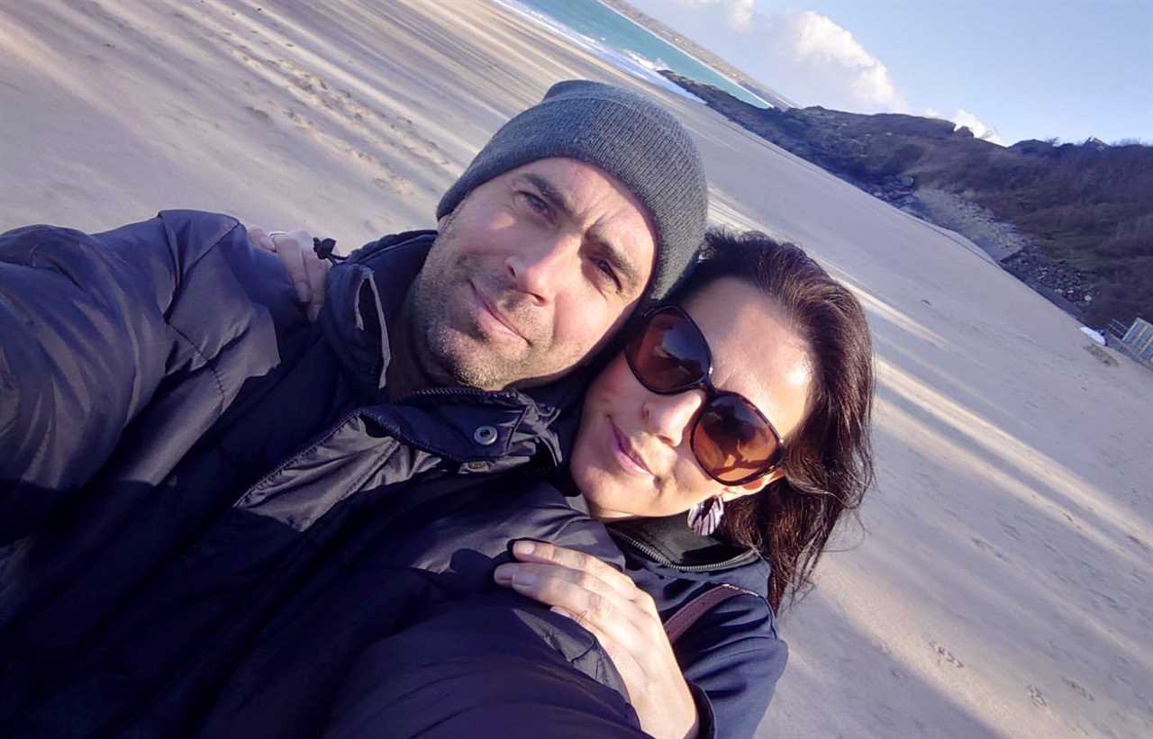 Romantic proposed by writing ‘Will you marry me?’ on his local beach after Covid wrecked plan to pop question in Italy