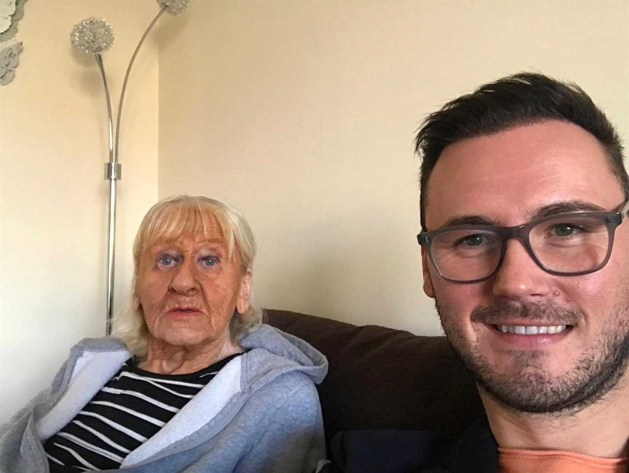 Grandson surprises nan with huge banner of his face to celebrate her 90th birthday